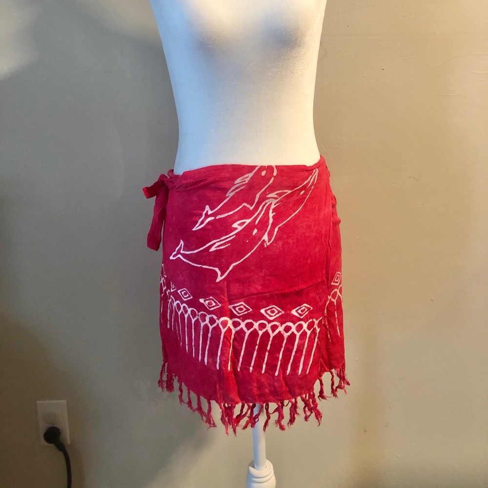 NWOT Adjustable Dolphin Pink/White Beach Sarong